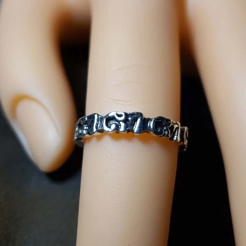 BRAND NEW RING SIZE 6.5 - Picture 1 of 2
